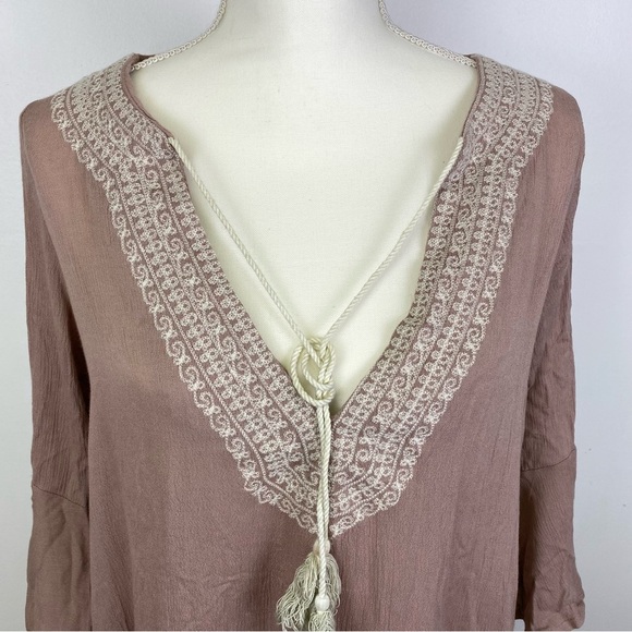 Tobi Boho Tunic with Embroidered Detail - Picture 4 of 14